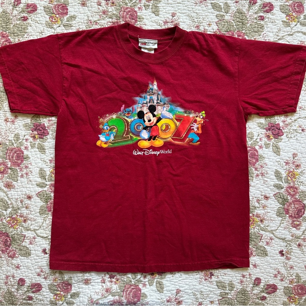 y2k Disney World 2007 Maroon Graphic T-Shirt